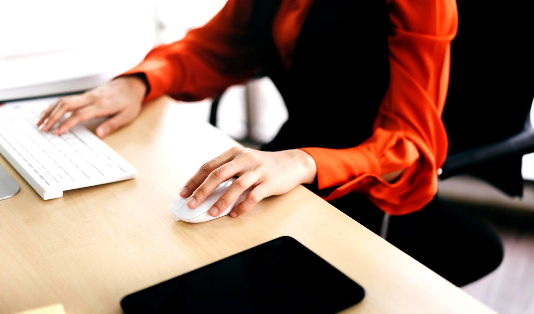 Suasana workshop edukasi investasi yang diselenggarakan Vlynketo Yosmone untuk komunitas investor pemula di Malang